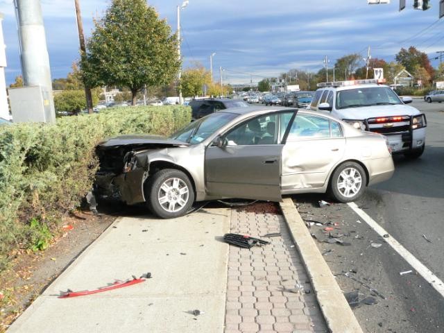 Rush hour extrication on busy Rt. 59 coridor, 10/22/08 Photo: Lance Thaxton