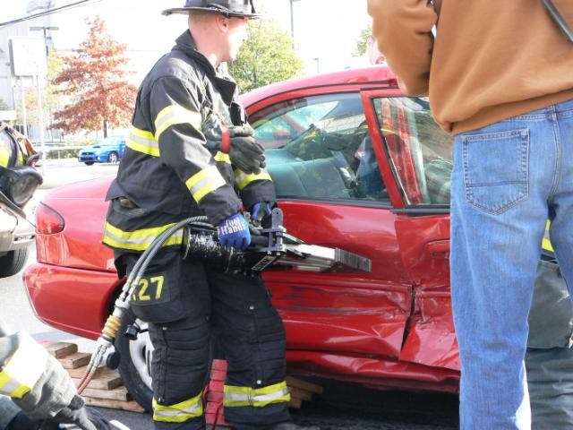 Rush hour extrication on busy Rt. 59 coridor, 10/22/08 Photo: Lance Thaxton