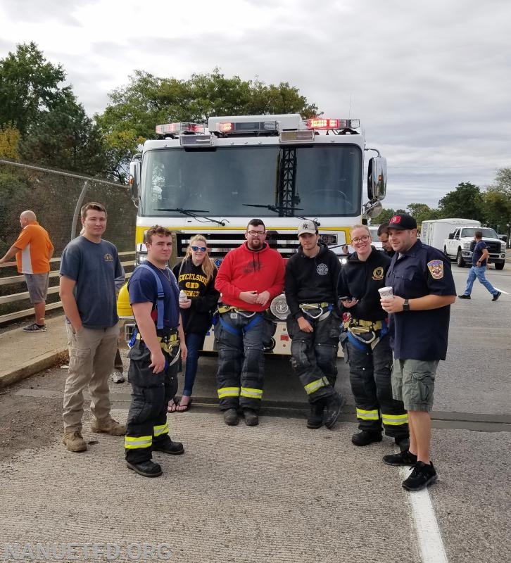 Today The Nanuet Fire Department paid its respects to Fallen NYPD Officer Brian Mulkeen By Flying the flag on 304 over the Thruway in Nanuet. Also thank you to the Clarkstown PD, Pearl River Fire Dept, RPS, Nanuet Ambulance, Fire inspectors and members of the Public.
 RIP Brother. Photos by Vincent P. Tuzzolino