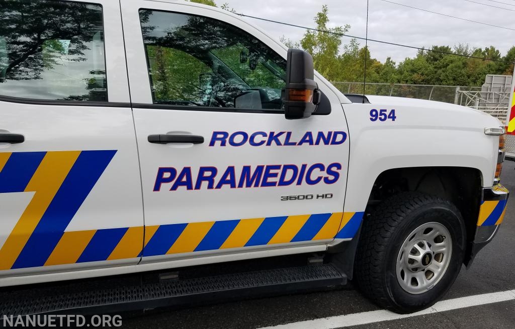 Today The Nanuet Fire Department paid its respects to Fallen NYPD Officer Brian Mulkeen By Flying the flag on 304 over the Thruway in Nanuet. Also thank you to the Clarkstown PD, Pearl River Fire Dept, RPS, Nanuet Ambulance, Fire inspectors and members of the Public.
 RIP Brother. Photos by Vincent P. Tuzzolino

