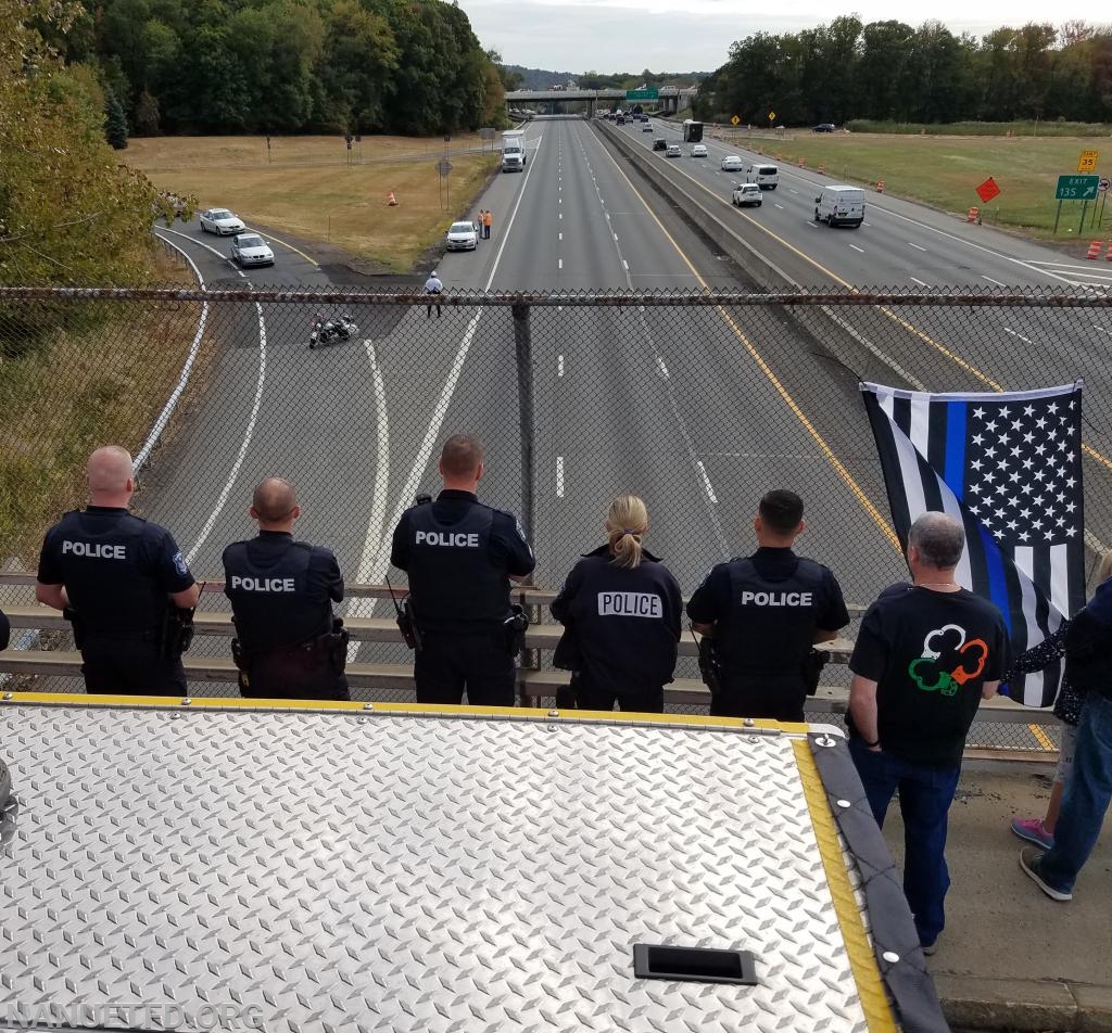 Today The Nanuet Fire Department paid its respects to Fallen NYPD Officer Brian Mulkeen By Flying the flag on 304 over the Thruway in Nanuet. Also thank you to the Clarkstown PD, Pearl River Fire Dept, RPS, Nanuet Ambulance, Fire inspectors and members of the Public.
 RIP Brother. Photos by Vincent P. Tuzzolino