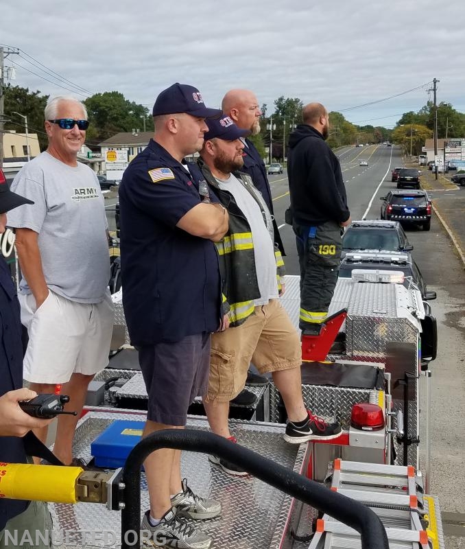 Today The Nanuet Fire Department paid its respects to Fallen NYPD Officer Brian Mulkeen By Flying the flag on 304 over the Thruway in Nanuet. Also thank you to the Clarkstown PD, Pearl River Fire Dept, RPS, Nanuet Ambulance, Fire inspectors and members of the Public.
 RIP Brother. Photos by Vincent P. Tuzzolino