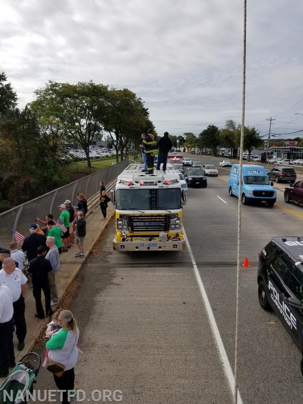 Today The Nanuet Fire Department paid its respects to Fallen NYPD Officer Brian Mulkeen By Flying the flag on 304 over the Thruway in Nanuet. Also thank you to the Clarkstown PD, Pearl River Fire Dept, RPS, Nanuet Ambulance, Fire inspectors and members of the Public.
 RIP Brother. Photos by Vincent P. Tuzzolino