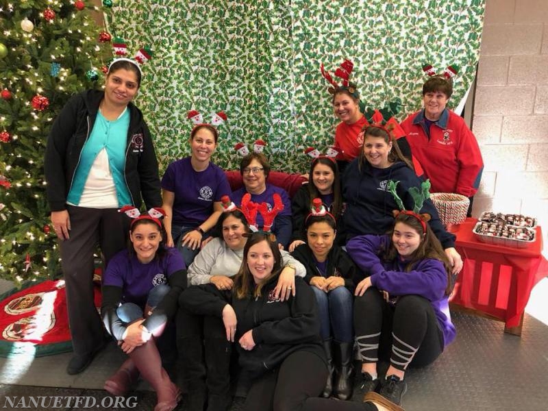 Breakfast with Santa. NFD Ladies Auxiliary. 12-10-2017. Great fun for all. Photos by Vincent P. Tuzzolino
