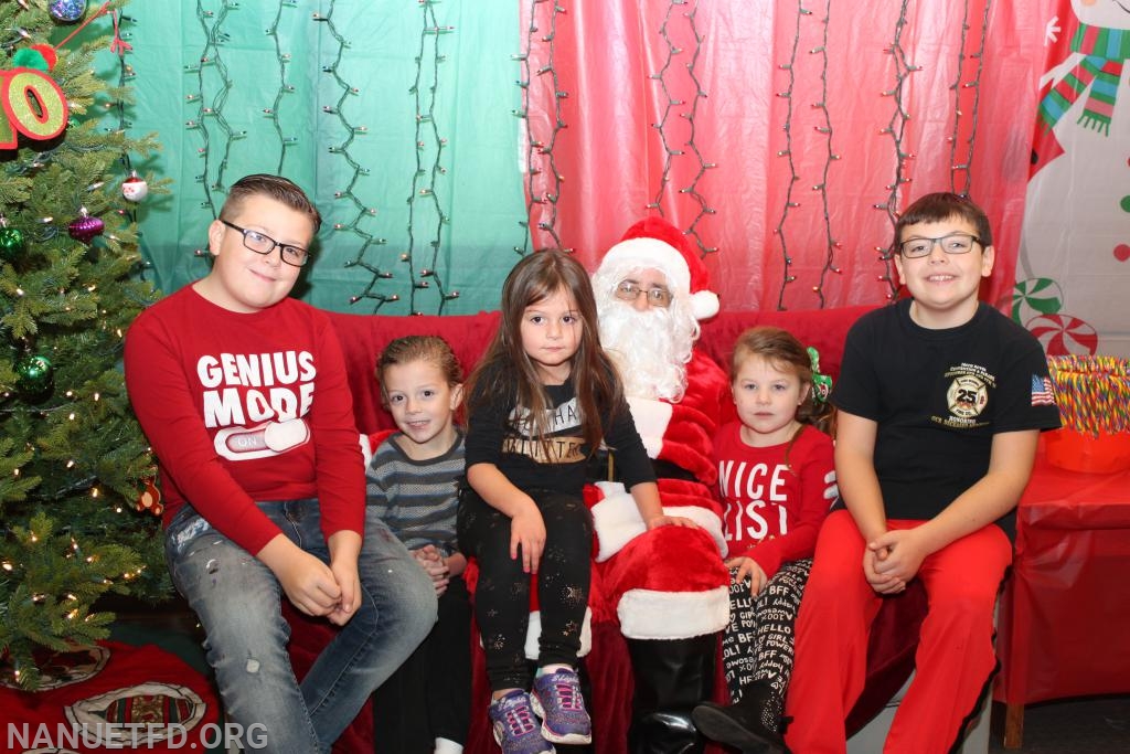 Great Job Nanuet Ladies Auxiliary. 12/9/ 2018 Breakfast with Santa. 8-100. Photo's by Vincent P Tuzzolino