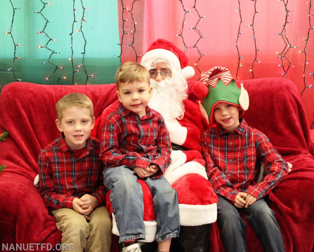 Great Job Nanuet Ladies Auxiliary. 12/9/ 2018 Breakfast with Santa. 8-100. Photo's by Vincent P Tuzzolino