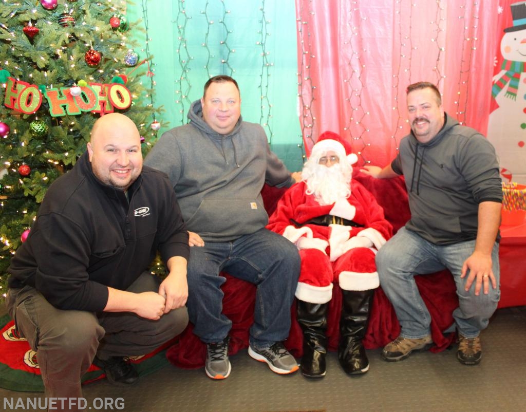 Great Job Nanuet Ladies Auxiliary. 12/9/ 2018 Breakfast with Santa. 8-100. Photo's by Vincent P Tuzzolino