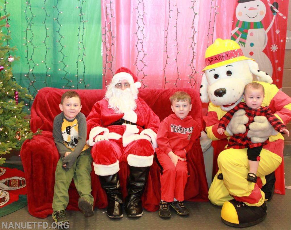 Great Job Nanuet Ladies Auxiliary. 12/9/ 2018 Breakfast with Santa. 8-100. Photo's by Vincent P Tuzzolino