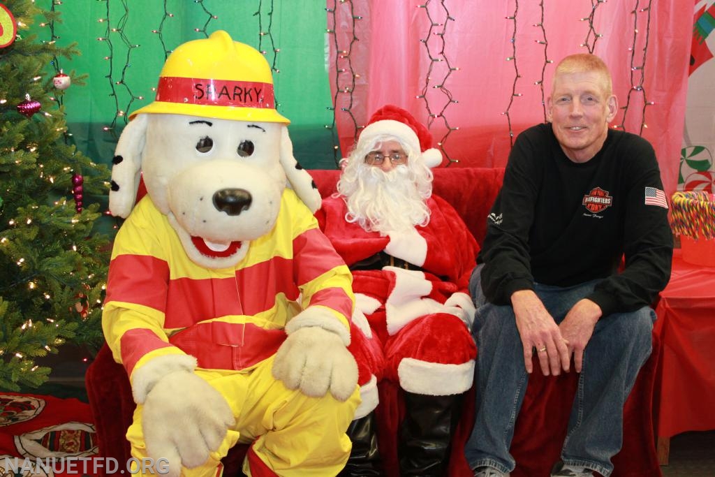 Great Job Nanuet Ladies Auxiliary. 12/9/ 2018 Breakfast with Santa. 8-100. Photo's by Vincent P Tuzzolino