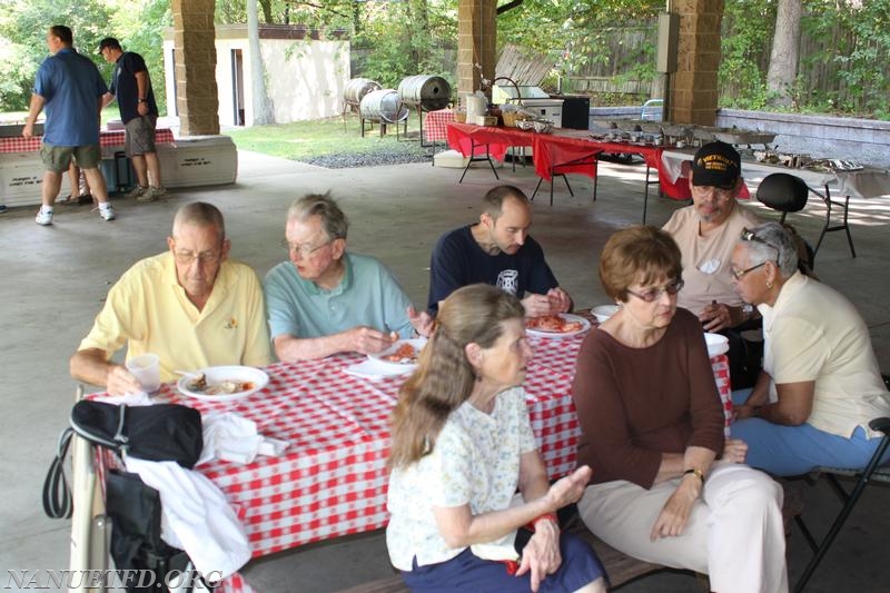 2014 Clambake family picnic. NFD. Photo by Vincent P. Tuzzolino