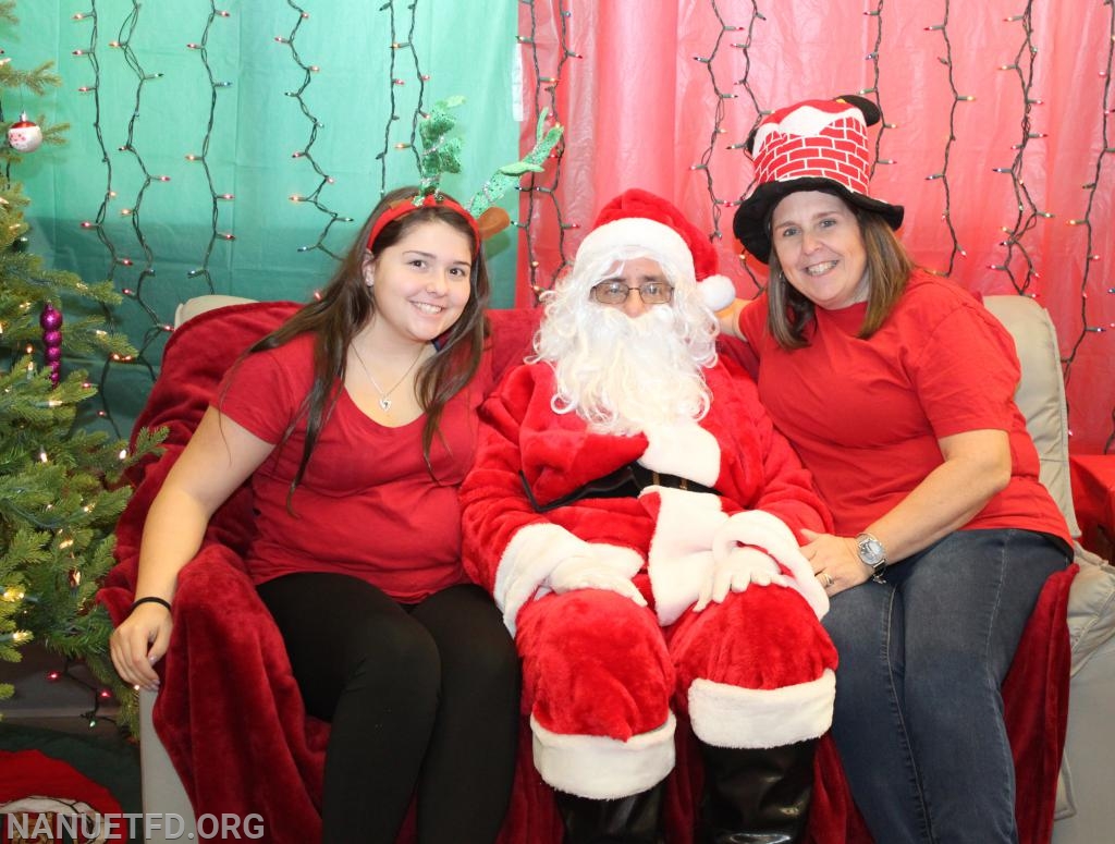 Great Job Nanuet Ladies Auxiliary. 12/9/ 2018 Breakfast with Santa. 8-100. Photo's by Vincent P Tuzzolino