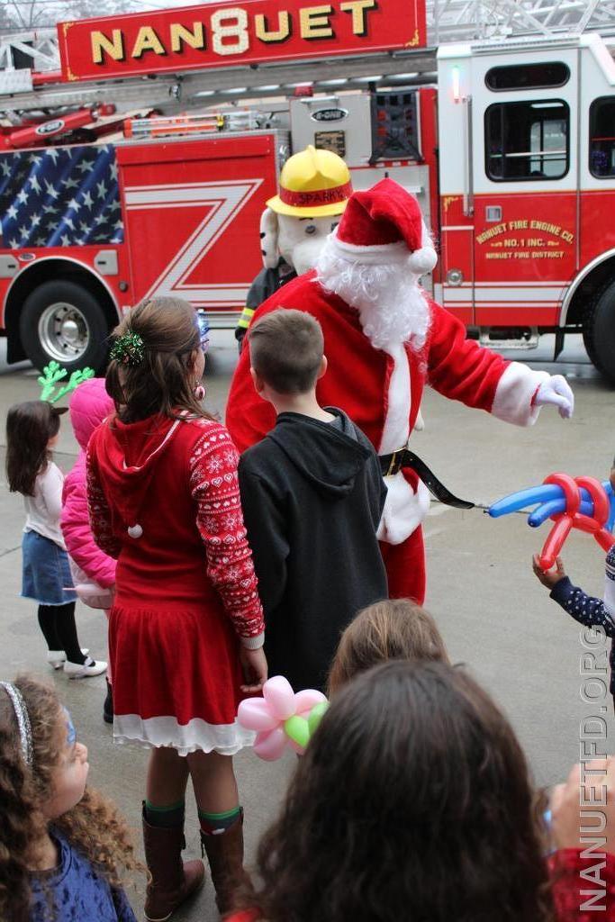 2023 Children's Christmas party 8-100.
Photos by Vinny Tuzzolino