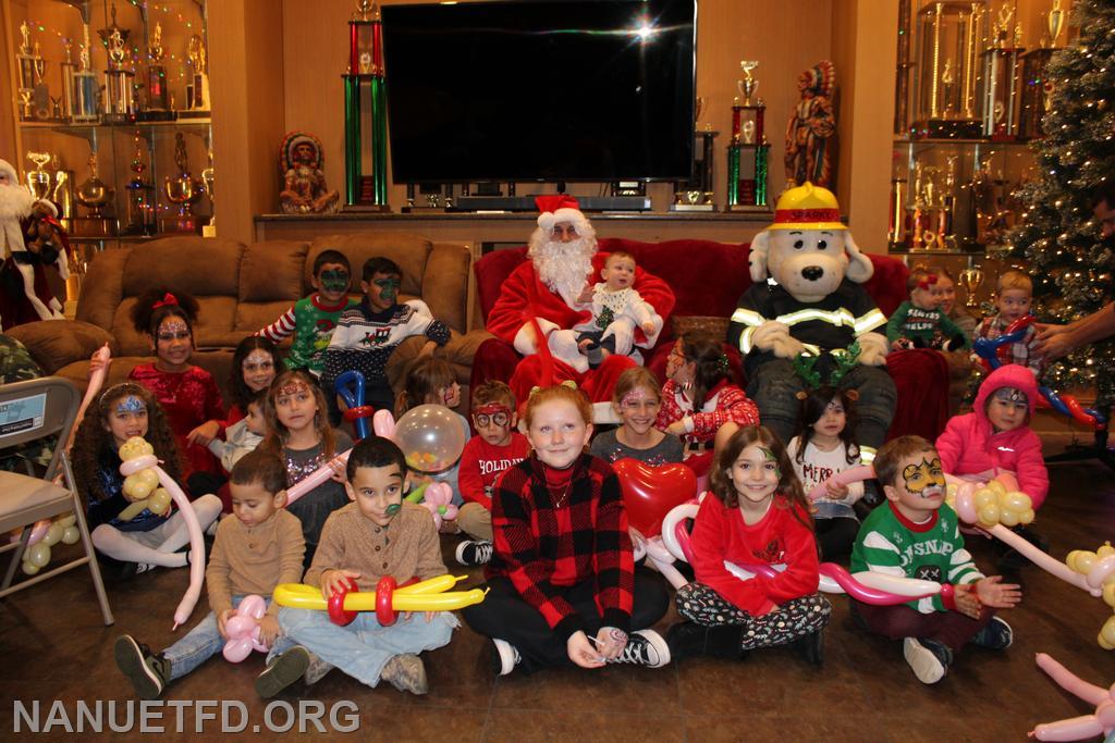 2023 Children's Christmas party 8-100.
Photos by Vinny Tuzzolino