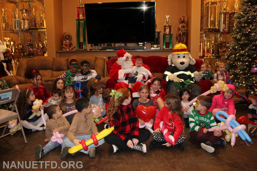 2023 Children's Christmas party 8-100.
Photos by Vinny Tuzzolino