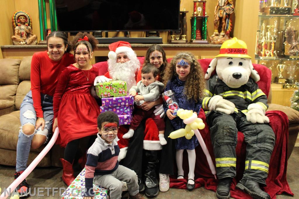 2023 Children's Christmas party 8-100.
Photos by Vinny Tuzzolino