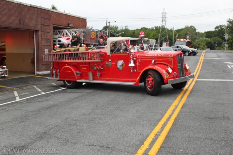 Saying goodbye to an old friend . Photo by Vincent P. Tuzzolino
8=750