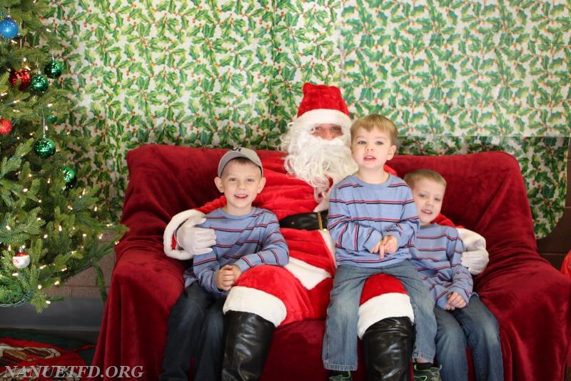 Breakfast with Santa. NFD Ladies Auxiliary. 12-10-2017. Great fun for all. Photos by Vincent P. Tuzzolino